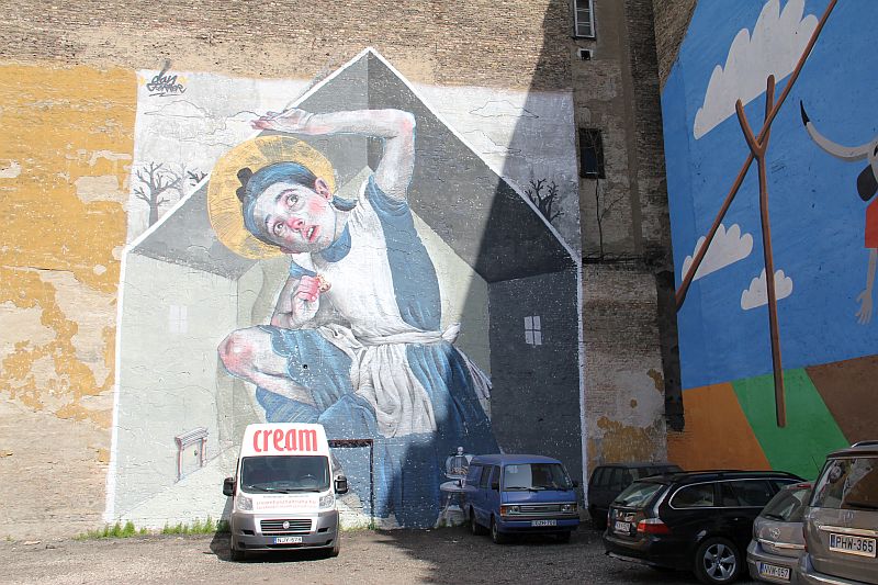 Mural in Budapest Dan Ferrer Motivation is a Wonderland