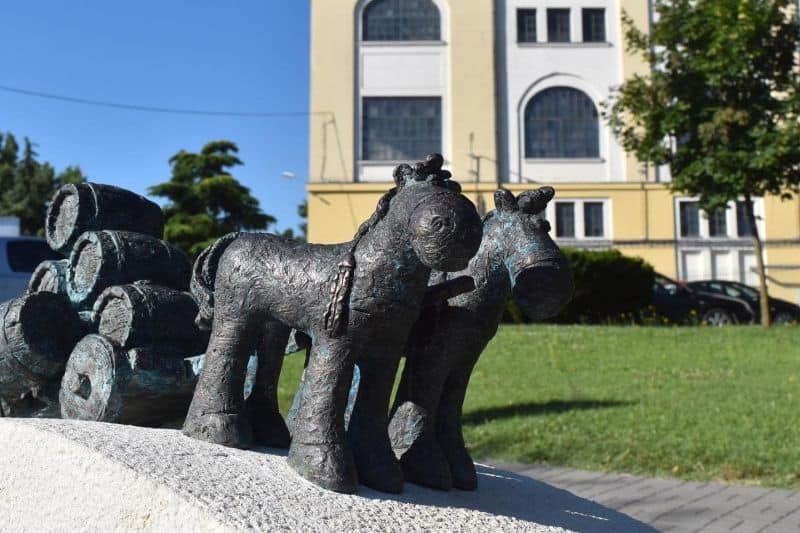 Pair of dray horses Kolodko mini statue